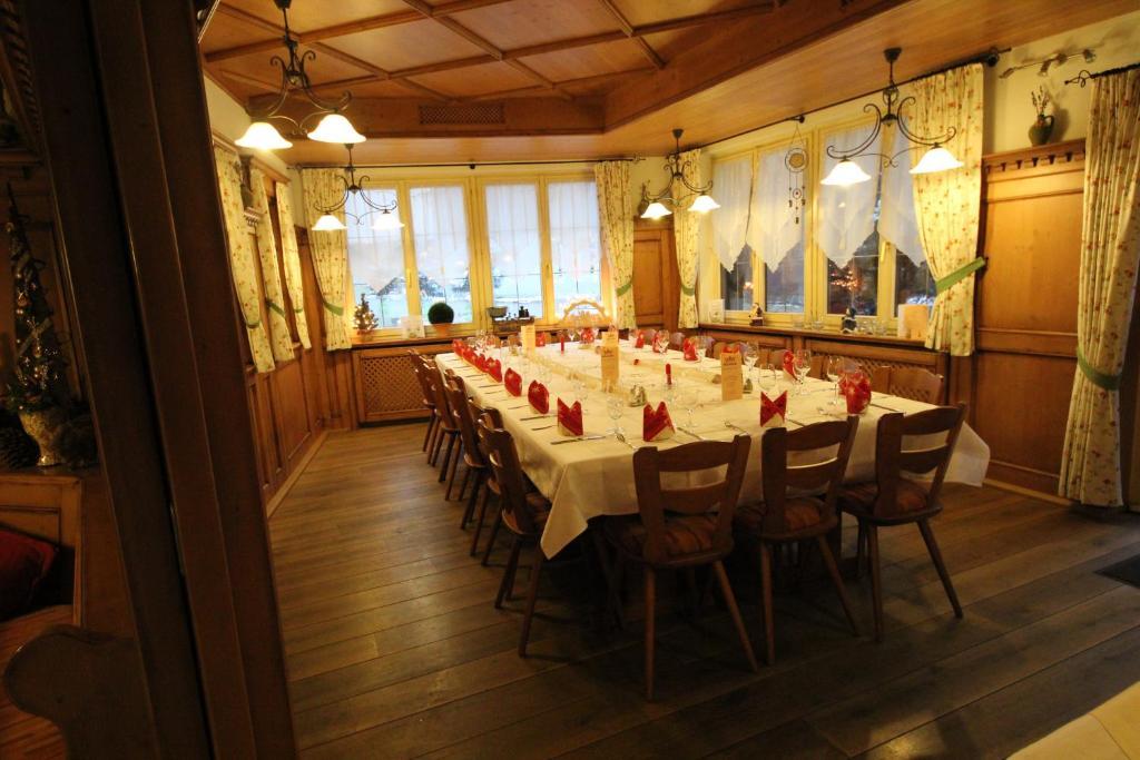 Hotel Krone Stuehlingen - Das Tor Zum Suedschwarzwald Екстериор снимка